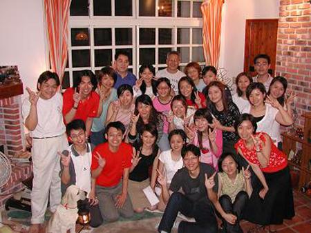 2003 (16).jpg - Jun 20, 2003  迎新送舊(老師家中聚餐) [Lab newcomer welcome party (Prof. Shiau's house)]-4